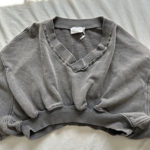 urban outfitter cropped grey sweatshirt size s